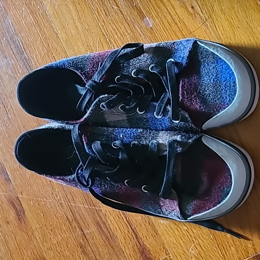 Keen women's shoes size 9